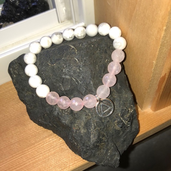 • Love & Patience • Howlite + Rose Quartz - Picture 4 of 7